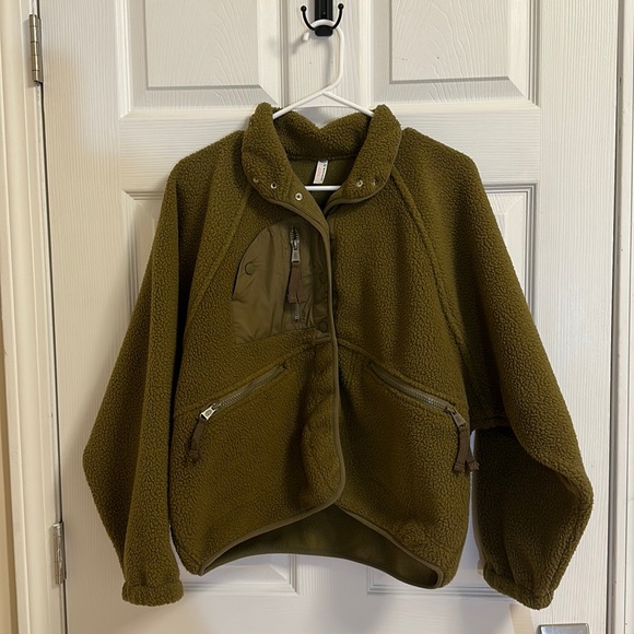 FP Movement by Free People Jackets & Blazers - Free People Movement Hit The Slopes Jacket - NWT. Olive Green Sherpa.